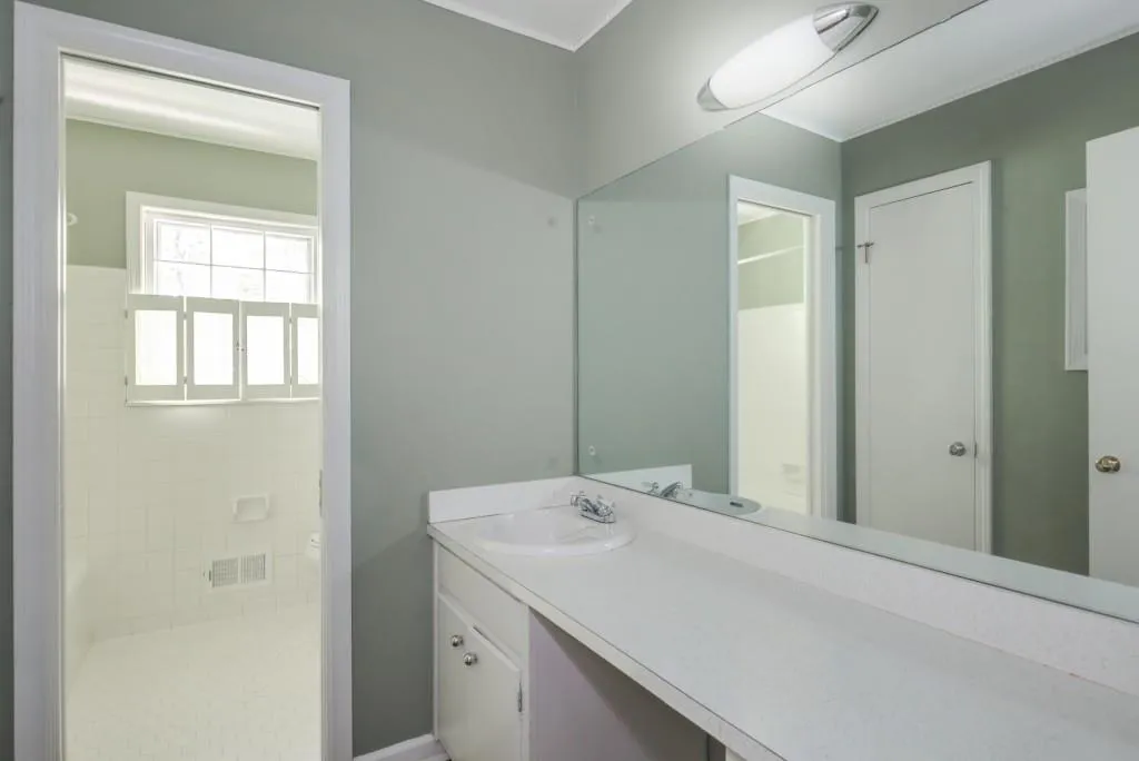 165 Devonwood Drive, Sandy Springs, Georgia 30328, 4 Bedrooms Bedrooms, ,3 BathroomsBathrooms,Residential,Sold,165 Devonwood Drive,6013714
