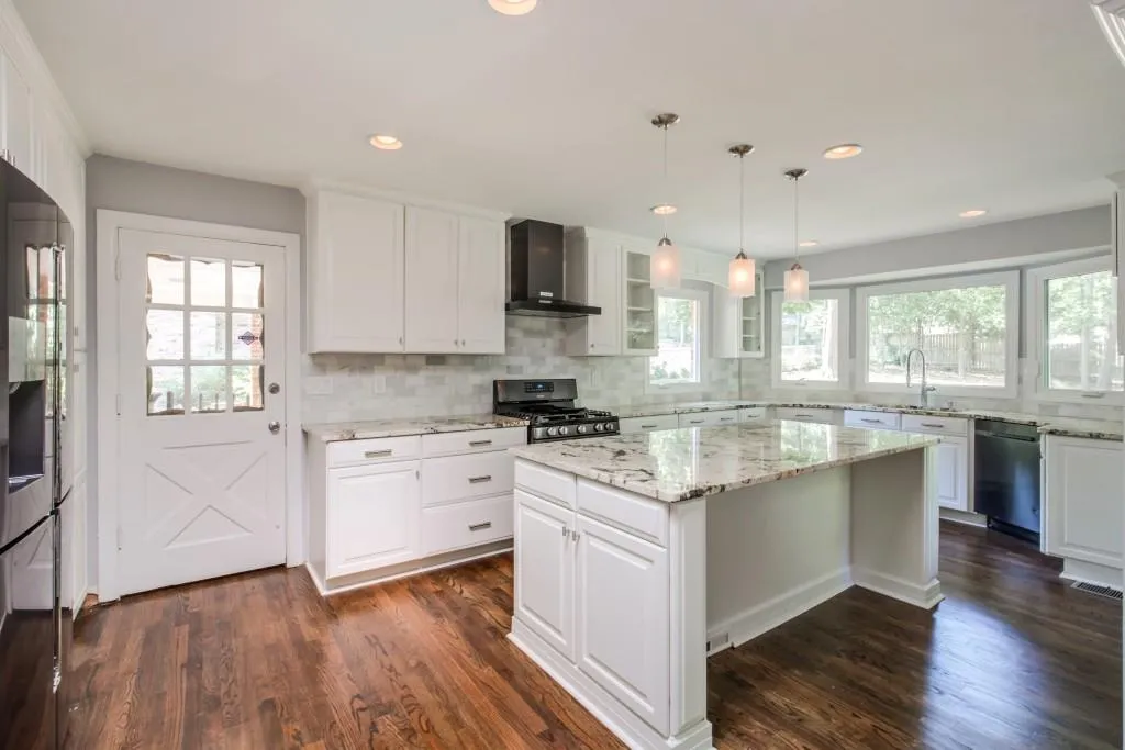 165 Devonwood Drive, Sandy Springs, Georgia 30328, 4 Bedrooms Bedrooms, ,3 BathroomsBathrooms,Residential,Sold,165 Devonwood Drive,6013714