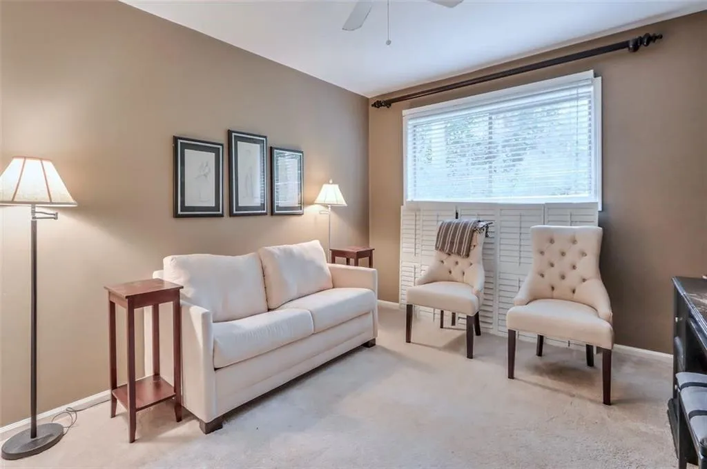 5400 Roswell Road Unit J2, Sandy Springs, Georgia 30342, 3 Bedrooms Bedrooms, ,2 BathroomsBathrooms,Residential,Sold,5400 Roswell Road Unit J2,6967833