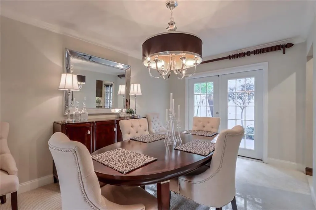 5400 Roswell Road Unit J2, Sandy Springs, Georgia 30342, 3 Bedrooms Bedrooms, ,2 BathroomsBathrooms,Residential,Sold,5400 Roswell Road Unit J2,6967833