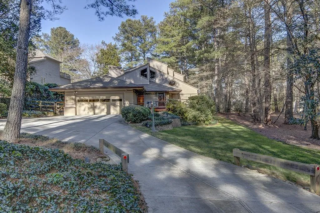 4102 Brookview Drive Se, Atlanta, Georgia 30339, 4 Bedrooms Bedrooms, ,3 BathroomsBathrooms,Residential,Sold,4102 Brookview Drive Se,5653745