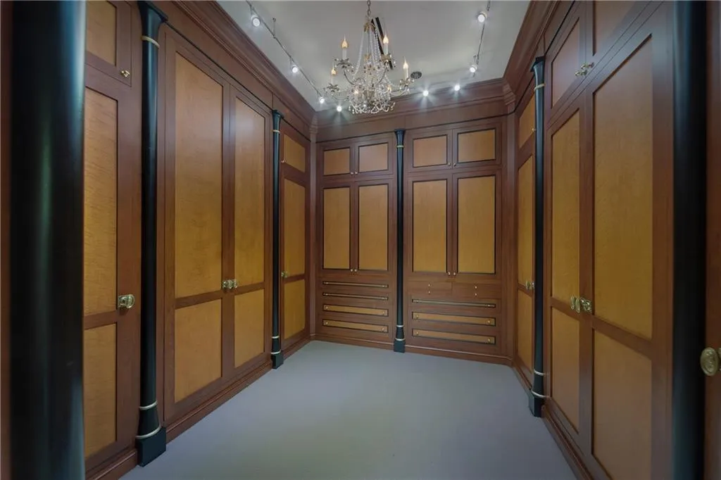 6787 Riverside Drive, Atlanta, Georgia 30328, 5 Bedrooms Bedrooms, ,6 BathroomsBathrooms,Residential,Sold,6787 Riverside Drive,6859510