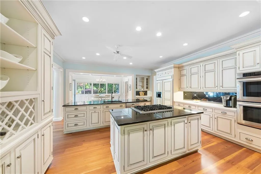 6787 Riverside Drive, Atlanta, Georgia 30328, 5 Bedrooms Bedrooms, ,6 BathroomsBathrooms,Residential,Sold,6787 Riverside Drive,6859510