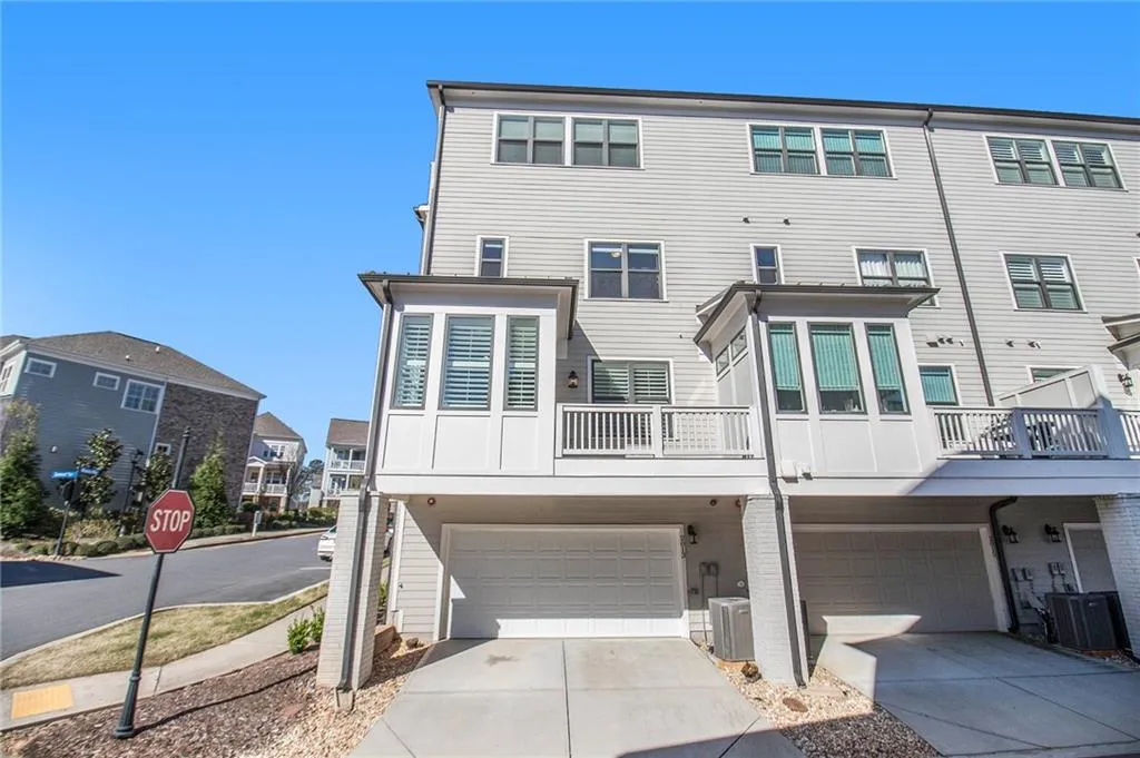 2013 Wheaton Way, Atlanta, Georgia 30328, 3 Bedrooms Bedrooms, ,4 BathroomsBathrooms,Residential,Sold,2013 Wheaton Way,7189173