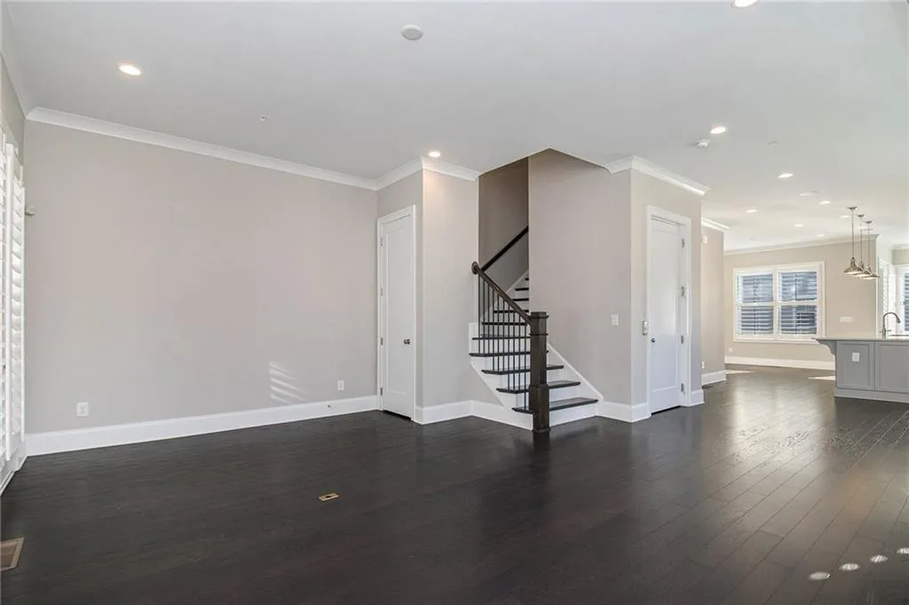 2013 Wheaton Way, Atlanta, Georgia 30328, 3 Bedrooms Bedrooms, ,4 BathroomsBathrooms,Residential,Sold,2013 Wheaton Way,7189173