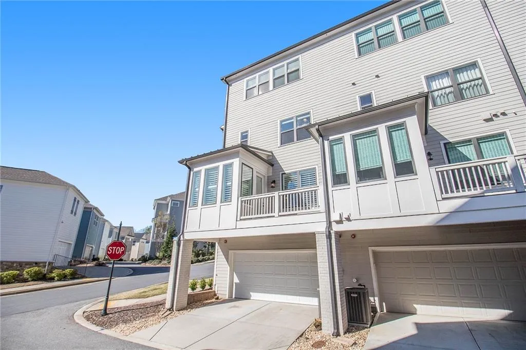 2013 Wheaton Way, Atlanta, Georgia 30328, 3 Bedrooms Bedrooms, ,4 BathroomsBathrooms,Residential,Sold,2013 Wheaton Way,7189173