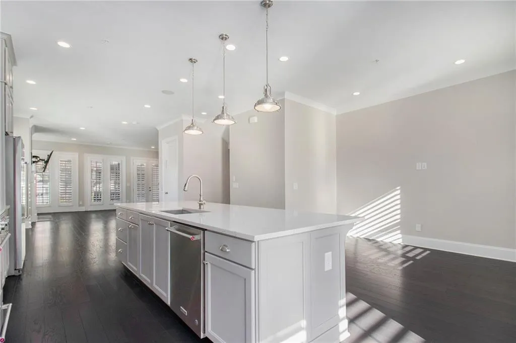 2013 Wheaton Way, Atlanta, Georgia 30328, 3 Bedrooms Bedrooms, ,4 BathroomsBathrooms,Residential,Sold,2013 Wheaton Way,7189173