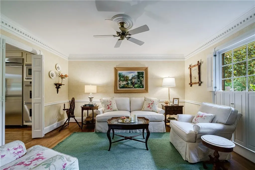 5580 Lake Island Drive, Sandy Springs, Georgia 30327, 4 Bedrooms Bedrooms, ,4 BathroomsBathrooms,Residential,Sold,5580 Lake Island Drive,7225314