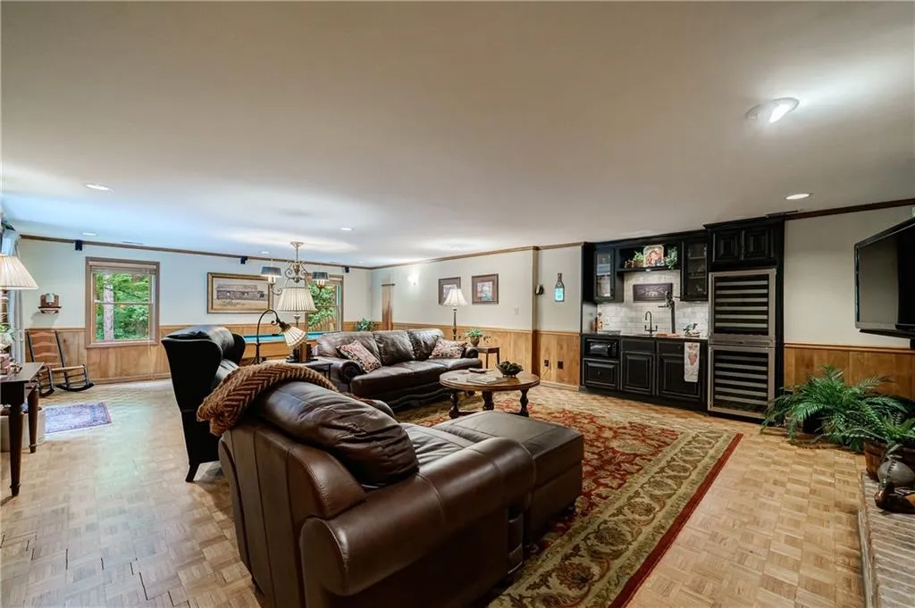 5580 Lake Island Drive, Sandy Springs, Georgia 30327, 4 Bedrooms Bedrooms, ,4 BathroomsBathrooms,Residential,Sold,5580 Lake Island Drive,7225314