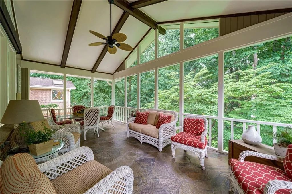 5580 Lake Island Drive, Sandy Springs, Georgia 30327, 4 Bedrooms Bedrooms, ,4 BathroomsBathrooms,Residential,Sold,5580 Lake Island Drive,7225314