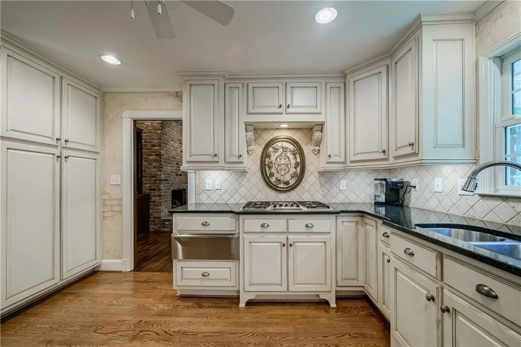 5580 Lake Island Drive, Sandy Springs, Georgia 30327, 4 Bedrooms Bedrooms, ,4 BathroomsBathrooms,Residential,Sold,5580 Lake Island Drive,7225314