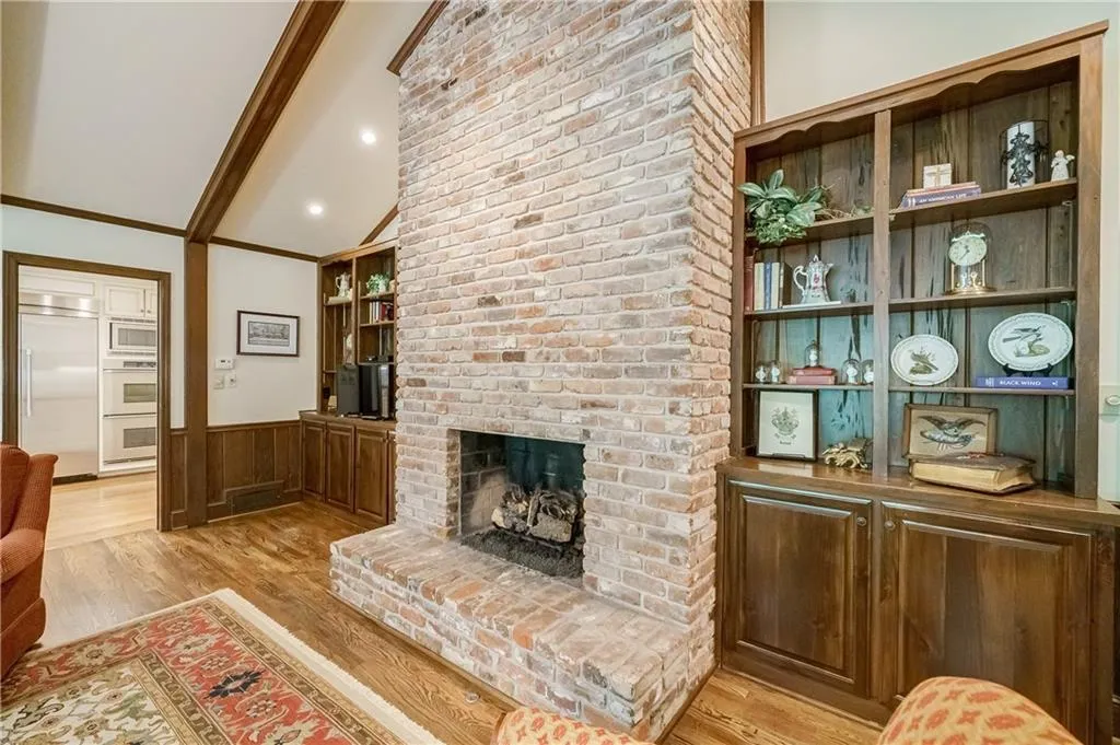 5580 Lake Island Drive, Sandy Springs, Georgia 30327, 4 Bedrooms Bedrooms, ,4 BathroomsBathrooms,Residential,Sold,5580 Lake Island Drive,7225314