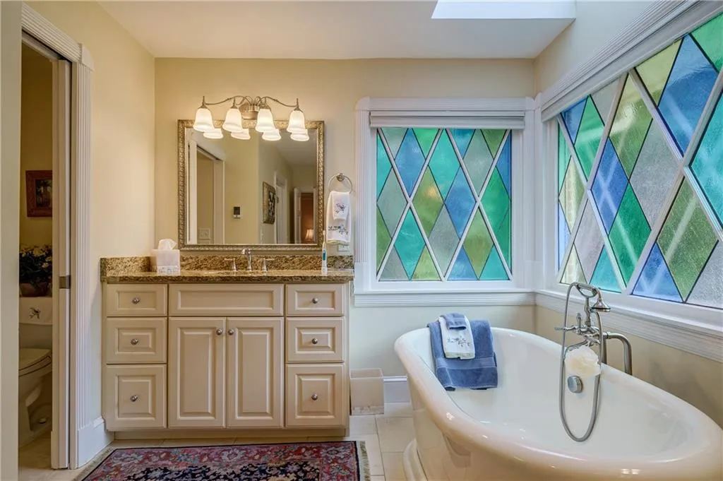 5580 Lake Island Drive, Sandy Springs, Georgia 30327, 4 Bedrooms Bedrooms, ,4 BathroomsBathrooms,Residential,Sold,5580 Lake Island Drive,7225314