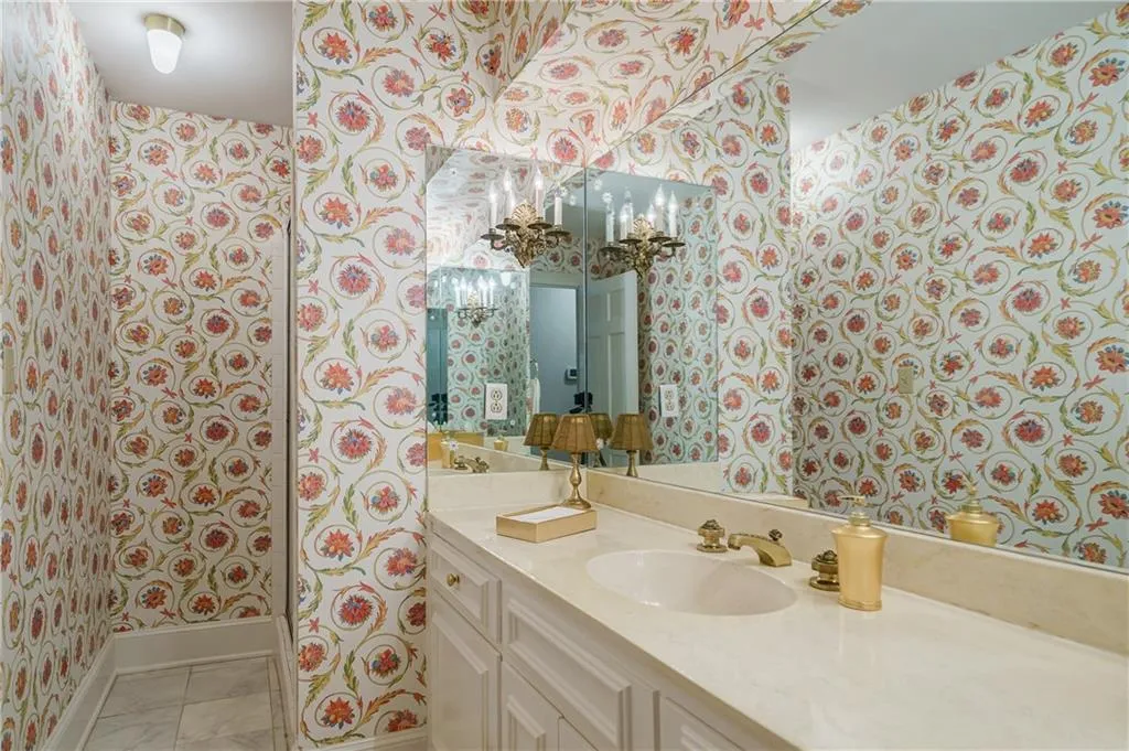 5580 Lake Island Drive, Sandy Springs, Georgia 30327, 4 Bedrooms Bedrooms, ,4 BathroomsBathrooms,Residential,Sold,5580 Lake Island Drive,7225314