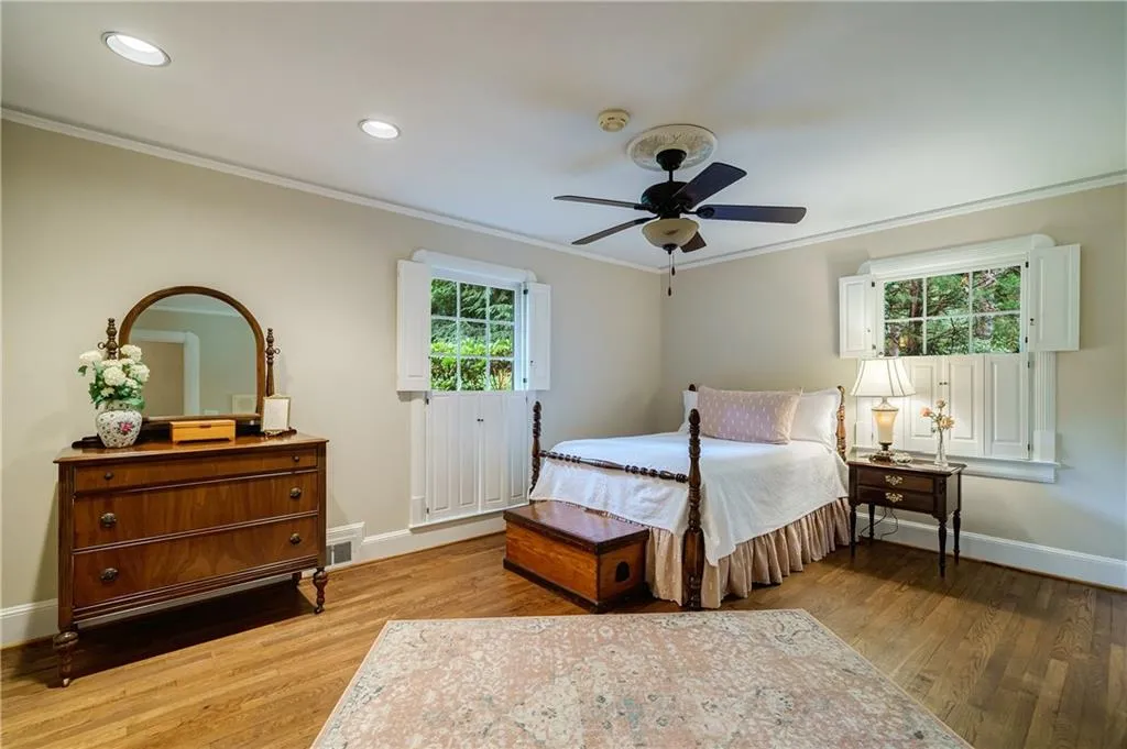 5580 Lake Island Drive, Sandy Springs, Georgia 30327, 4 Bedrooms Bedrooms, ,4 BathroomsBathrooms,Residential,Sold,5580 Lake Island Drive,7225314