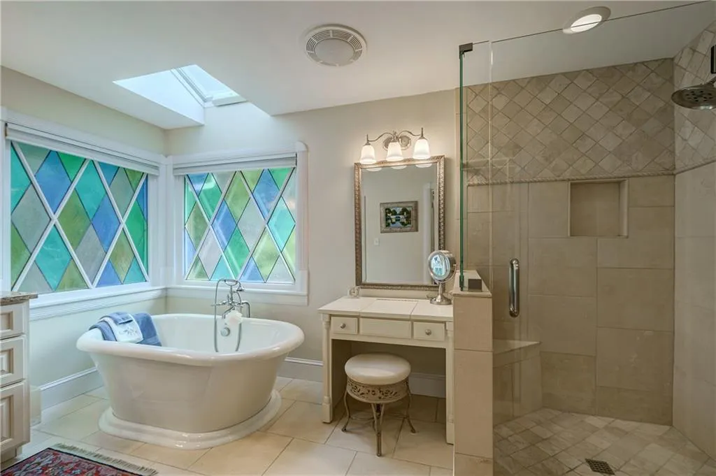 5580 Lake Island Drive, Sandy Springs, Georgia 30327, 4 Bedrooms Bedrooms, ,4 BathroomsBathrooms,Residential,Sold,5580 Lake Island Drive,7225314