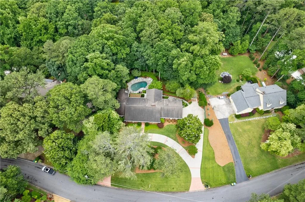 5580 Lake Island Drive, Sandy Springs, Georgia 30327, 4 Bedrooms Bedrooms, ,4 BathroomsBathrooms,Residential,Sold,5580 Lake Island Drive,7225314