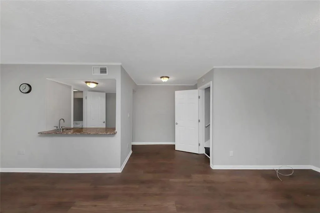 725 Dalrymple Road Unit 4e, Atlanta, Georgia 30328, 3 Bedrooms Bedrooms, ,2 BathroomsBathrooms,Residential,Sold,725 Dalrymple Road Unit 4e,7444537
