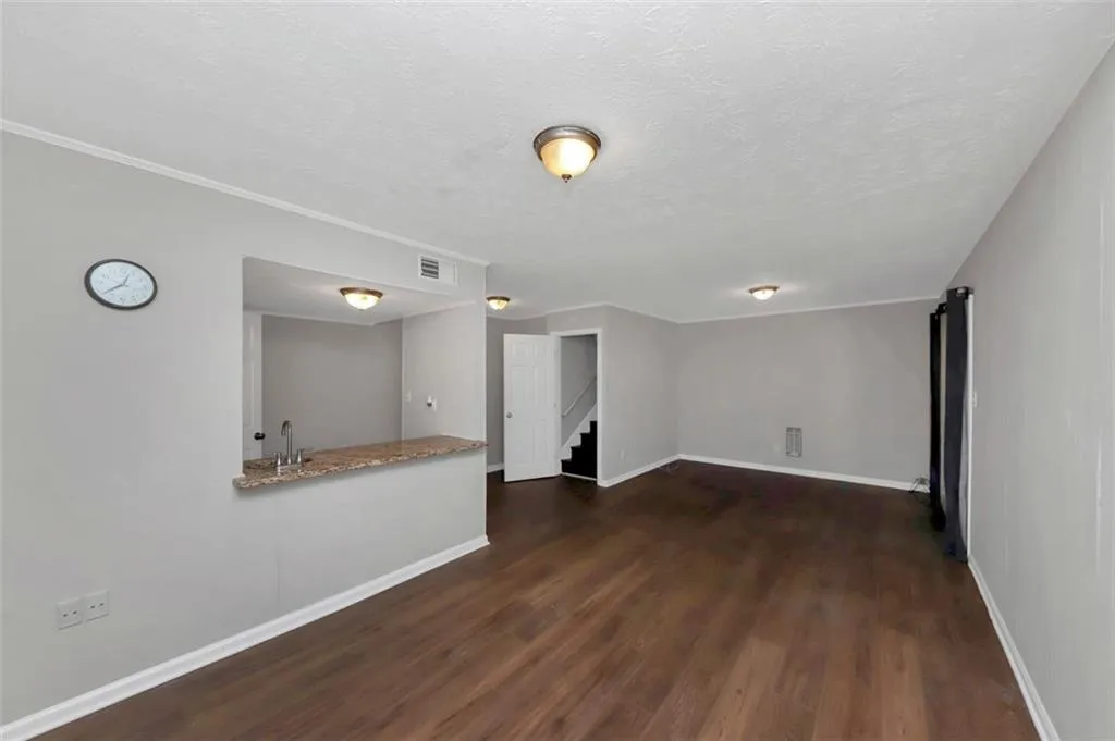 725 Dalrymple Road Unit 4e, Atlanta, Georgia 30328, 3 Bedrooms Bedrooms, ,2 BathroomsBathrooms,Residential,Sold,725 Dalrymple Road Unit 4e,7444537