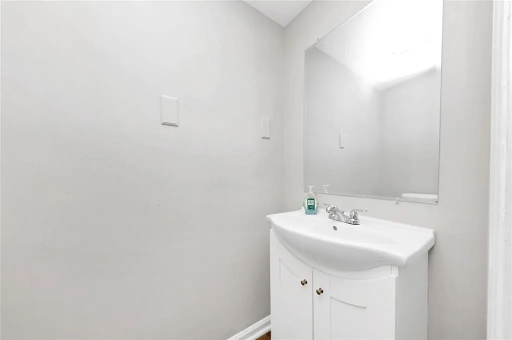 725 Dalrymple Road Unit 4e, Atlanta, Georgia 30328, 3 Bedrooms Bedrooms, ,2 BathroomsBathrooms,Residential,Sold,725 Dalrymple Road Unit 4e,7444537