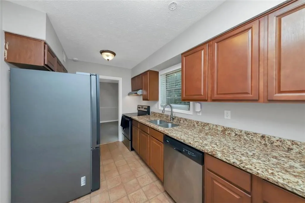 725 Dalrymple Road Unit 4e, Atlanta, Georgia 30328, 3 Bedrooms Bedrooms, ,2 BathroomsBathrooms,Residential,Sold,725 Dalrymple Road Unit 4e,7444537
