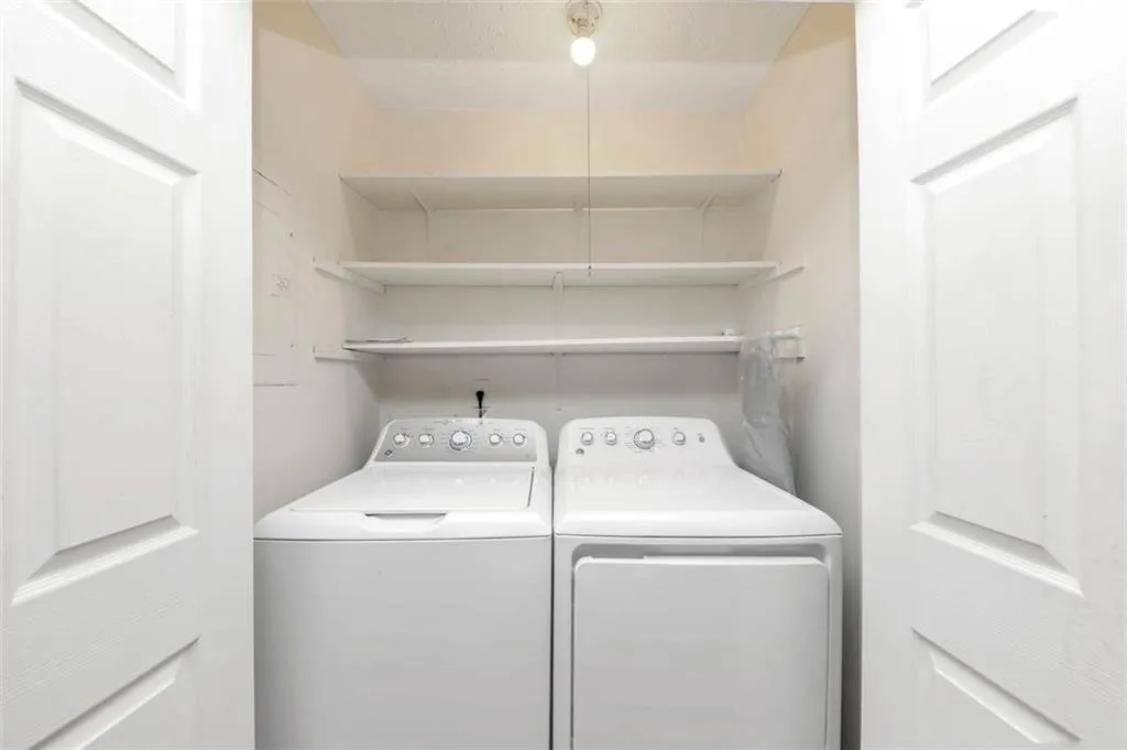 725 Dalrymple Road Unit 4e, Atlanta, Georgia 30328, 3 Bedrooms Bedrooms, ,2 BathroomsBathrooms,Residential,Sold,725 Dalrymple Road Unit 4e,7444537