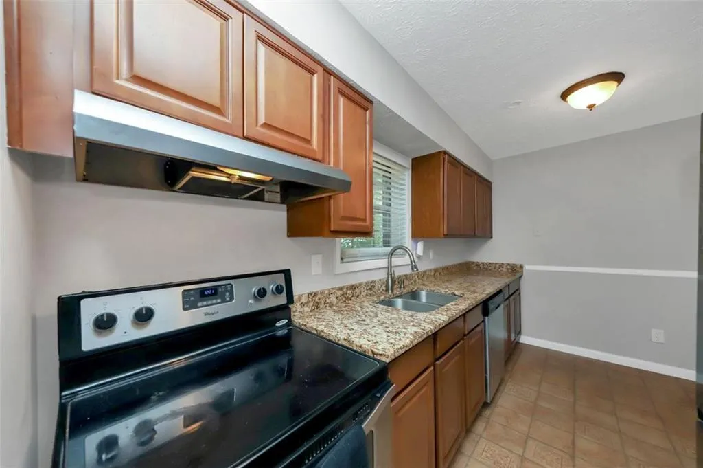 725 Dalrymple Road Unit 4e, Atlanta, Georgia 30328, 3 Bedrooms Bedrooms, ,2 BathroomsBathrooms,Residential,Sold,725 Dalrymple Road Unit 4e,7444537