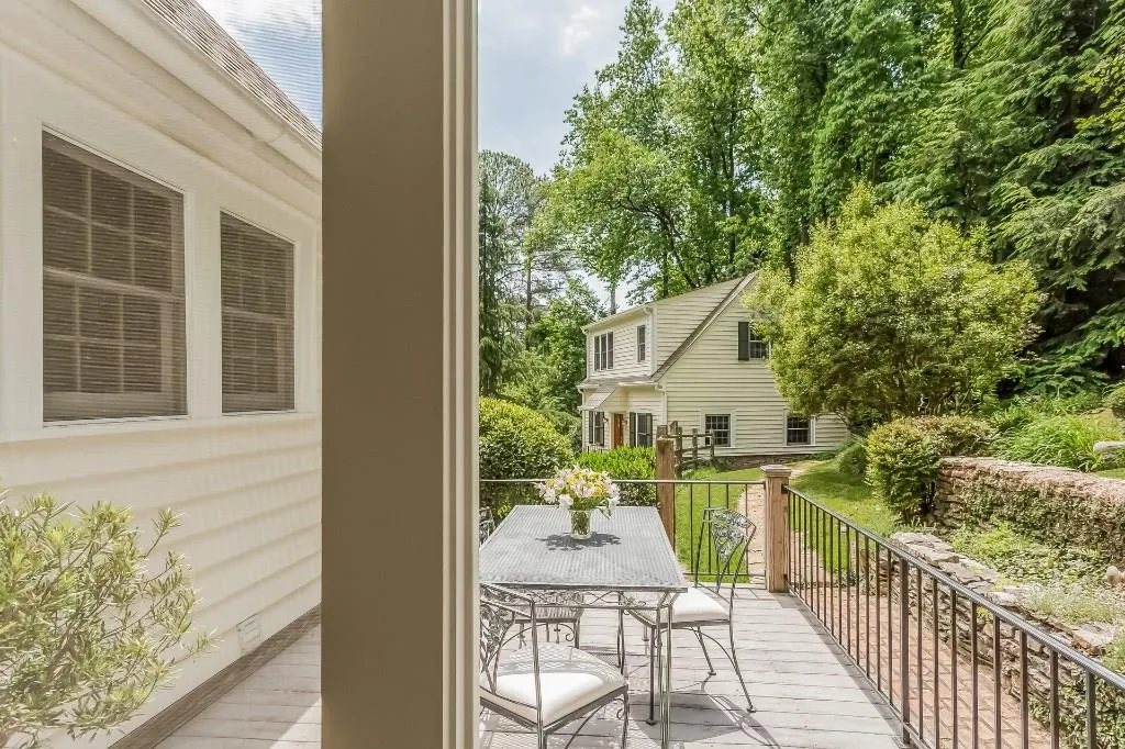 5580 Long Island Drive, Sandy Springs, Georgia 30327, 4 Bedrooms Bedrooms, ,3 BathroomsBathrooms,Residential,Sold,5580 Long Island Drive,5502662