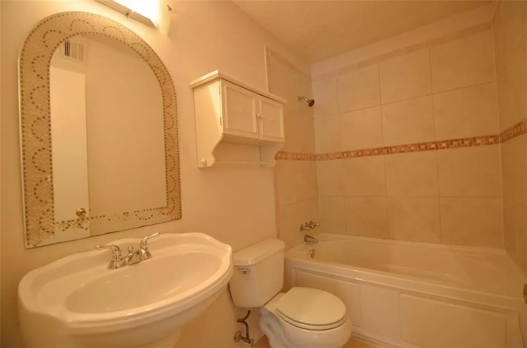2001 Huntingdon Chase, Atlanta, Georgia 30350, 2 Bedrooms Bedrooms, ,2 BathroomsBathrooms,Residential,Sold,2001 Huntingdon Chase,5744014