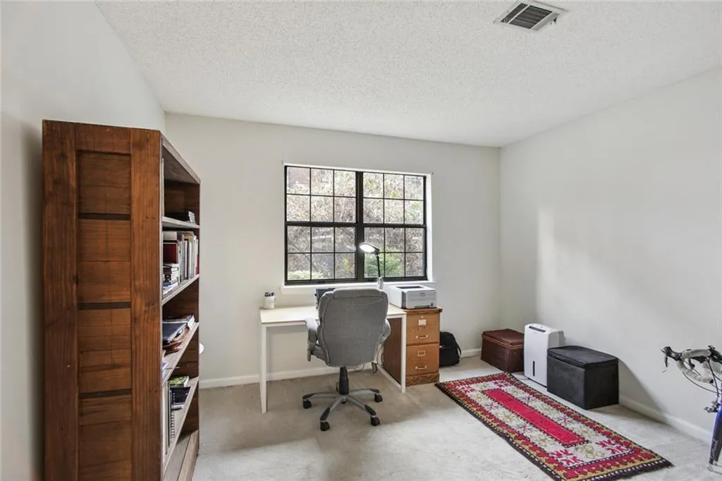 201 Barrington Hills Drive, Sandy Springs, Georgia 30350, 3 Bedrooms Bedrooms, ,2 BathroomsBathrooms,Residential,Sold,201 Barrington Hills Drive,6974305