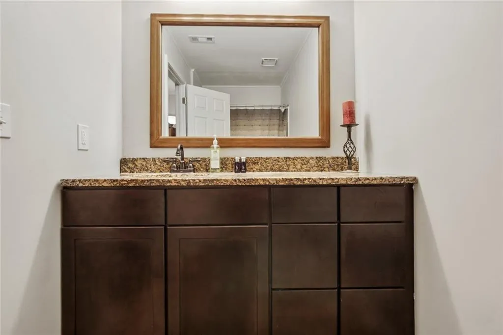 201 Barrington Hills Drive, Sandy Springs, Georgia 30350, 3 Bedrooms Bedrooms, ,2 BathroomsBathrooms,Residential,Sold,201 Barrington Hills Drive,6974305