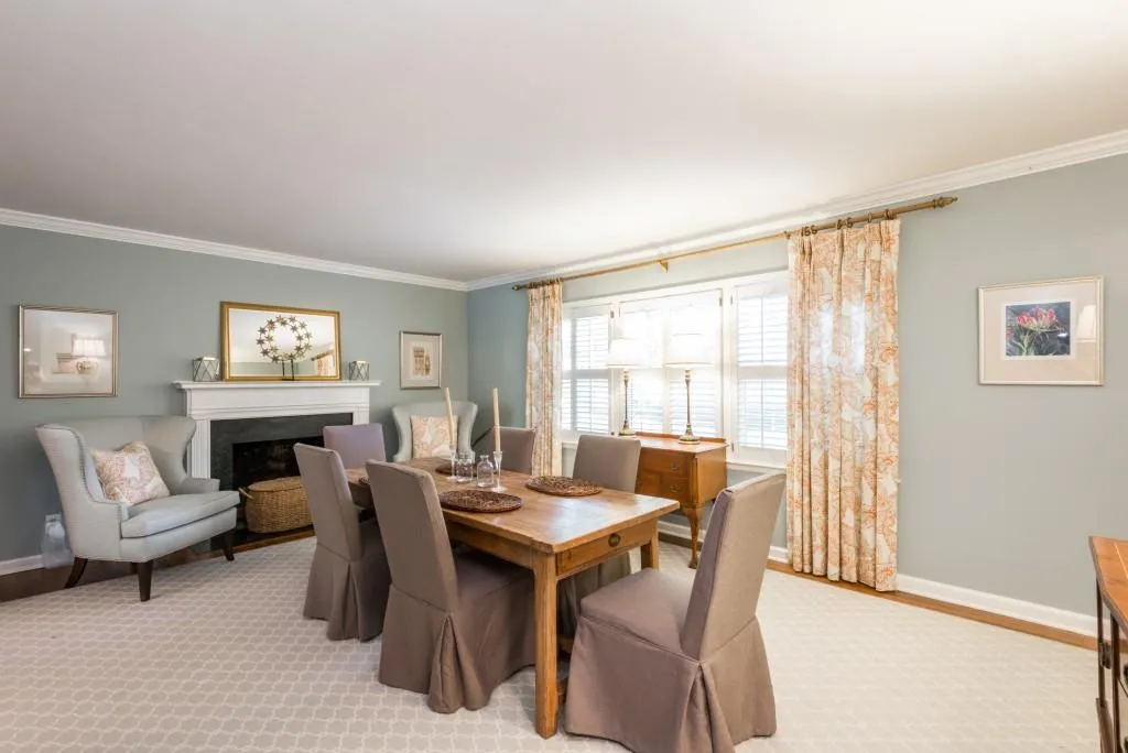 1403 Moores Mill Road Nw, Atlanta, Georgia 30327, 4 Bedrooms Bedrooms, ,3 BathroomsBathrooms,Residential,Sold,1403 Moores Mill Road Nw,5962202