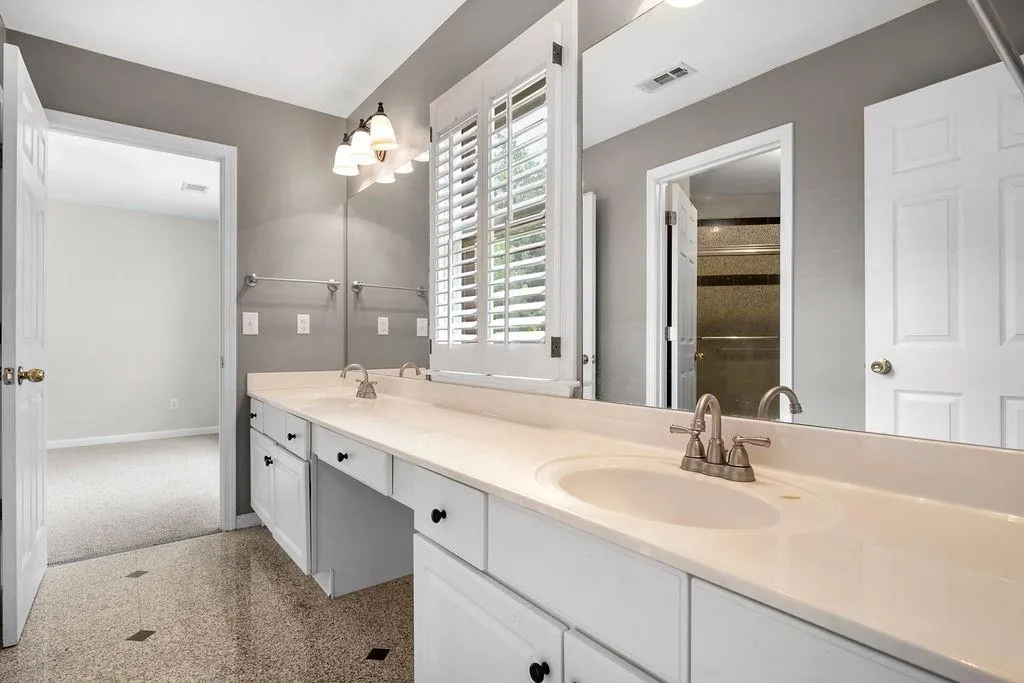 37 Westfair Court, Atlanta, Georgia 30328, 3 Bedrooms Bedrooms, ,2 BathroomsBathrooms,Residential,For Sale,37 Westfair Court,7689179