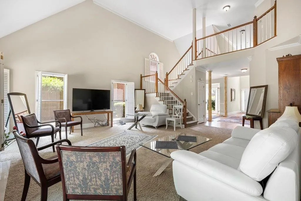 37 Westfair Court, Atlanta, Georgia 30328, 3 Bedrooms Bedrooms, ,2 BathroomsBathrooms,Residential,For Sale,37 Westfair Court,7689179