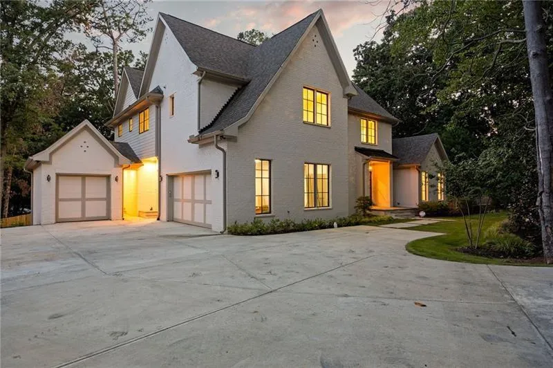 1074 Moores Mill Road Nw, Atlanta, Georgia 30327, 5 Bedrooms Bedrooms, ,5 BathroomsBathrooms,Residential,For Sale,1074 Moores Mill Road Nw,7550652
