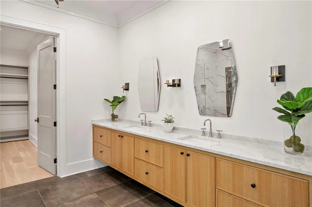 1074 Moores Mill Road Nw, Atlanta, Georgia 30327, 5 Bedrooms Bedrooms, ,5 BathroomsBathrooms,Residential,For Sale,1074 Moores Mill Road Nw,7550652