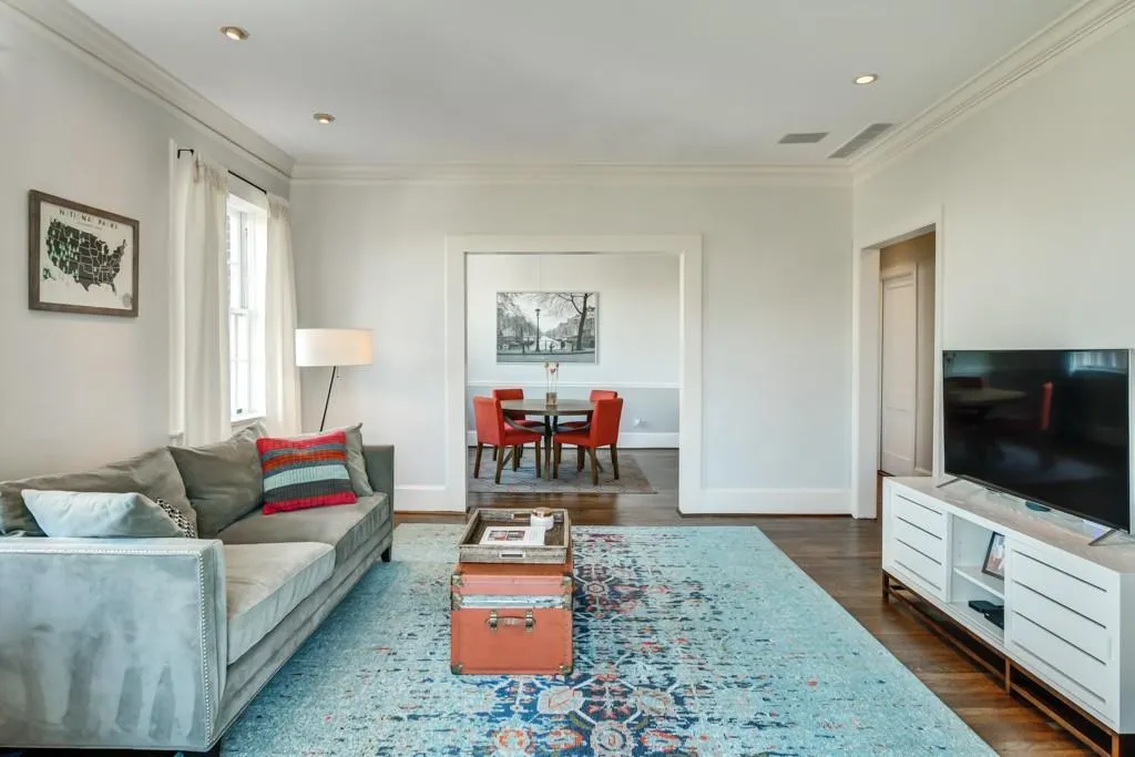1 S Prado Ne Unit 4a, Atlanta, Georgia 30309, 2 Bedrooms Bedrooms, ,2 BathroomsBathrooms,Residential,Sold,1 S Prado Ne Unit 4a,5958936