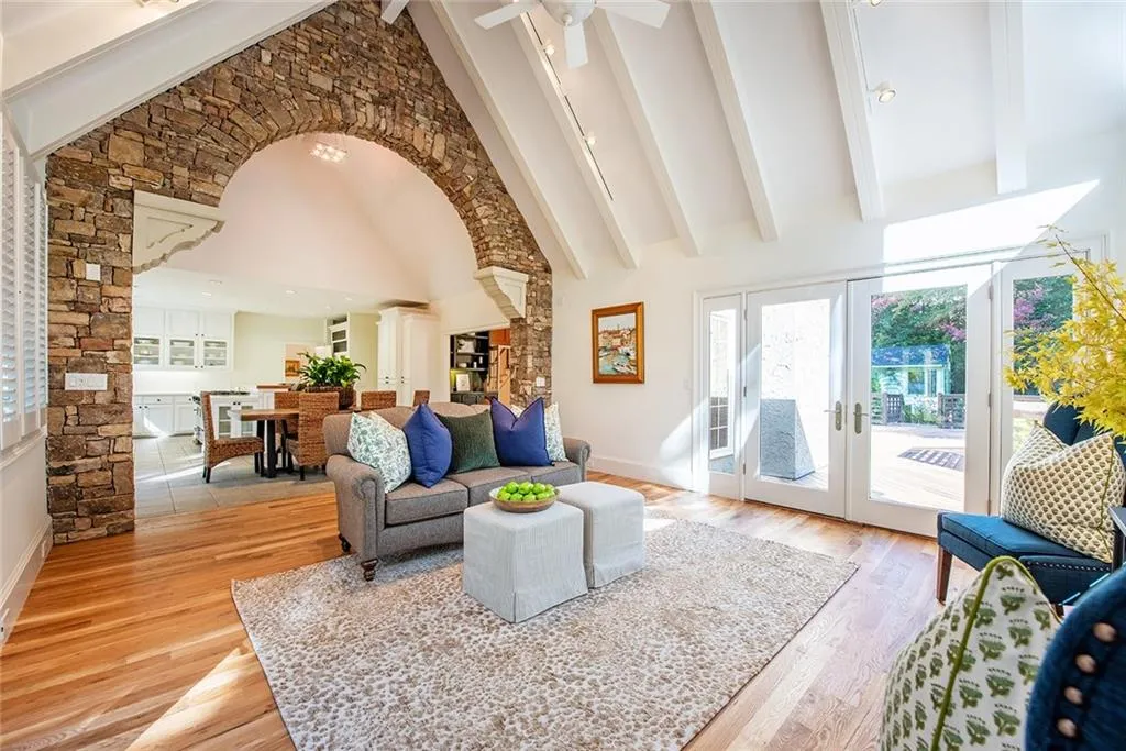 1440 N Riverside Circle, Atlanta, Georgia 30328, 5 Bedrooms Bedrooms, ,5 BathroomsBathrooms,Residential,Sold,1440 N Riverside Circle,7448017