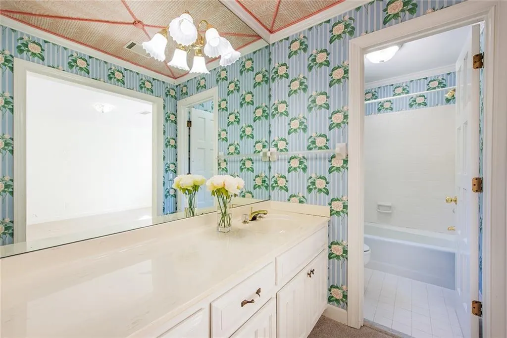 1440 N Riverside Circle, Atlanta, Georgia 30328, 5 Bedrooms Bedrooms, ,5 BathroomsBathrooms,Residential,Sold,1440 N Riverside Circle,7448017