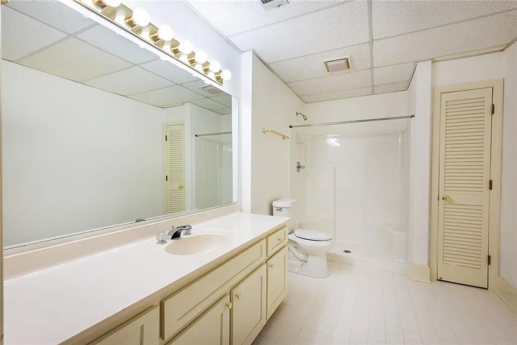 1440 N Riverside Circle, Atlanta, Georgia 30328, 5 Bedrooms Bedrooms, ,5 BathroomsBathrooms,Residential,Sold,1440 N Riverside Circle,7448017