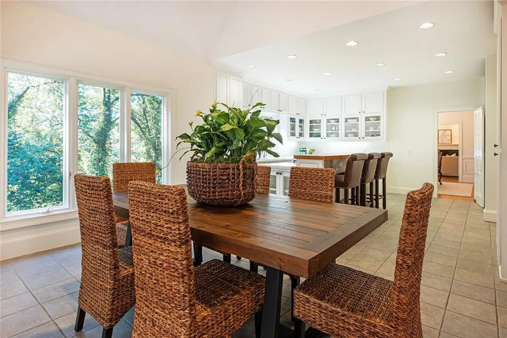 1440 N Riverside Circle, Atlanta, Georgia 30328, 5 Bedrooms Bedrooms, ,5 BathroomsBathrooms,Residential,Sold,1440 N Riverside Circle,7448017