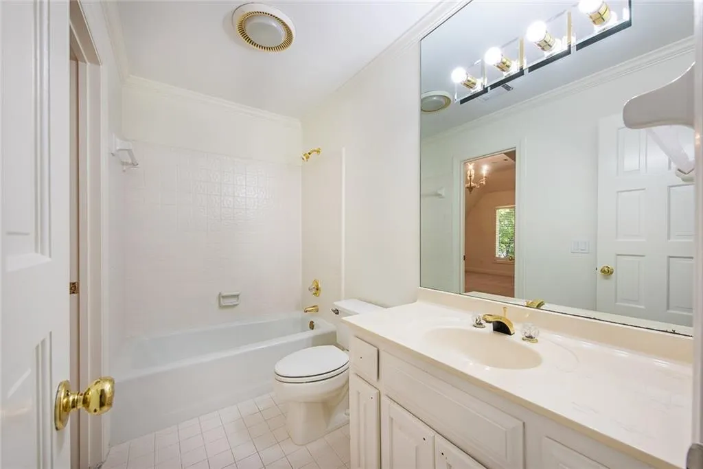 1440 N Riverside Circle, Atlanta, Georgia 30328, 5 Bedrooms Bedrooms, ,5 BathroomsBathrooms,Residential,Sold,1440 N Riverside Circle,7448017