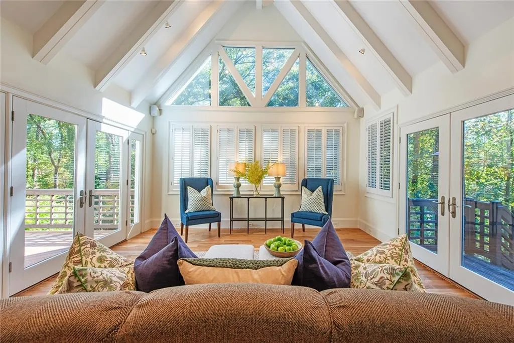 1440 N Riverside Circle, Atlanta, Georgia 30328, 5 Bedrooms Bedrooms, ,5 BathroomsBathrooms,Residential,Sold,1440 N Riverside Circle,7448017