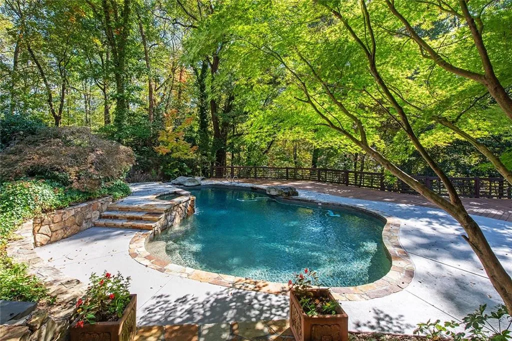 1440 N Riverside Circle, Atlanta, Georgia 30328, 5 Bedrooms Bedrooms, ,5 BathroomsBathrooms,Residential,Sold,1440 N Riverside Circle,7448017