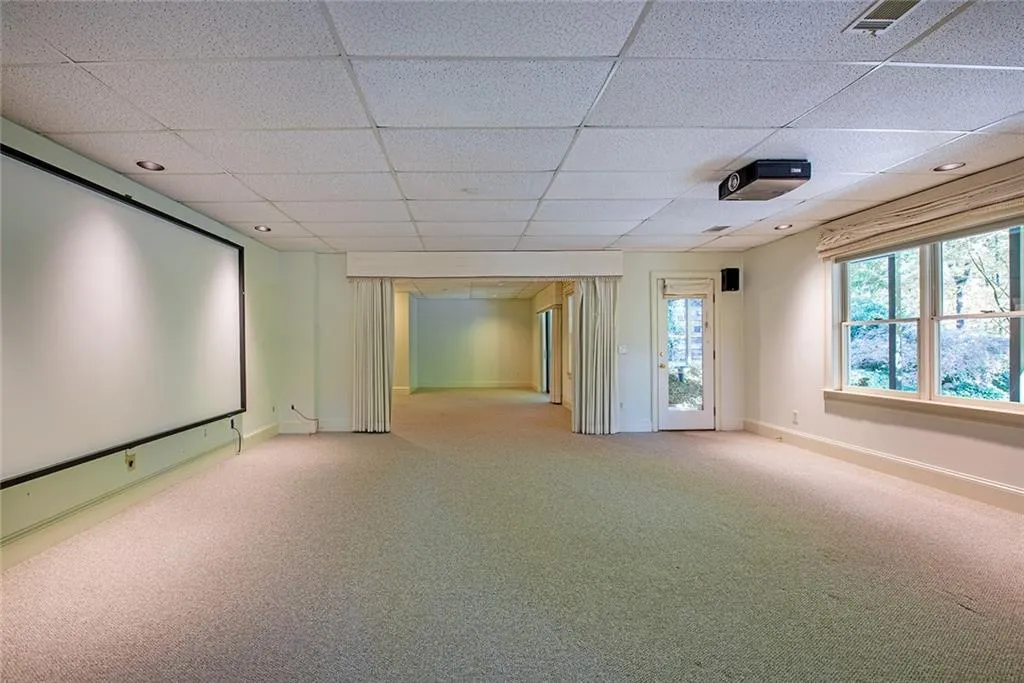 1440 N Riverside Circle, Atlanta, Georgia 30328, 5 Bedrooms Bedrooms, ,5 BathroomsBathrooms,Residential,Sold,1440 N Riverside Circle,7448017