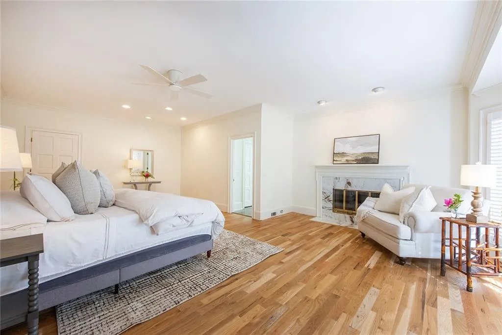 1440 N Riverside Circle, Atlanta, Georgia 30328, 5 Bedrooms Bedrooms, ,5 BathroomsBathrooms,Residential,Sold,1440 N Riverside Circle,7448017