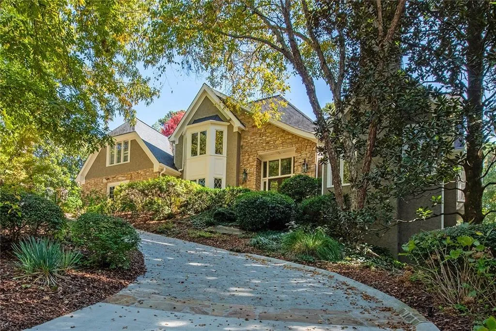 1440 N Riverside Circle, Atlanta, Georgia 30328, 5 Bedrooms Bedrooms, ,5 BathroomsBathrooms,Residential,Sold,1440 N Riverside Circle,7448017