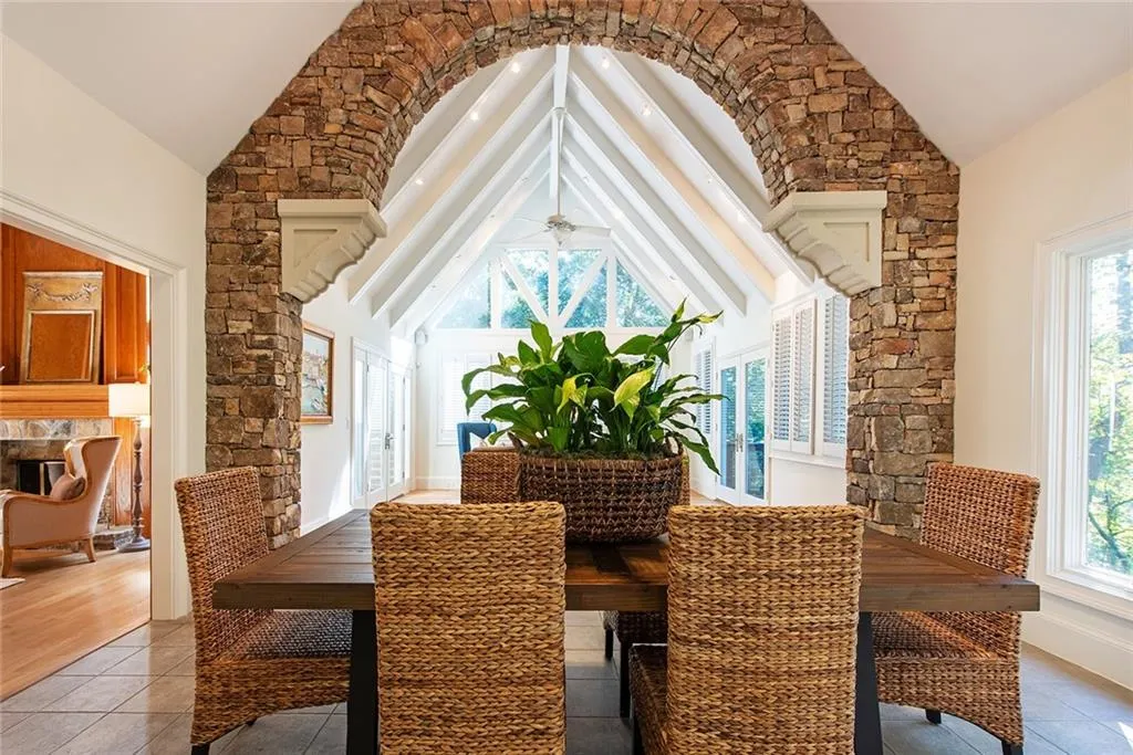 1440 N Riverside Circle, Atlanta, Georgia 30328, 5 Bedrooms Bedrooms, ,5 BathroomsBathrooms,Residential,Sold,1440 N Riverside Circle,7448017