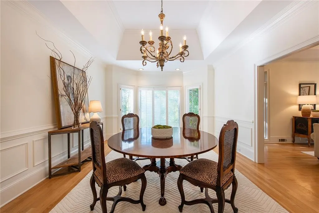 1440 N Riverside Circle, Atlanta, Georgia 30328, 5 Bedrooms Bedrooms, ,5 BathroomsBathrooms,Residential,Sold,1440 N Riverside Circle,7448017