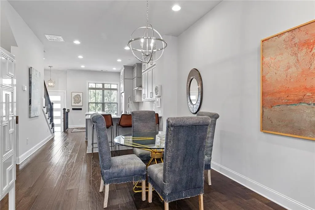 4356 Parkside Place, Atlanta, Georgia 30342, 2 Bedrooms Bedrooms, ,2 BathroomsBathrooms,Residential,Sold,4356 Parkside Place,7259328